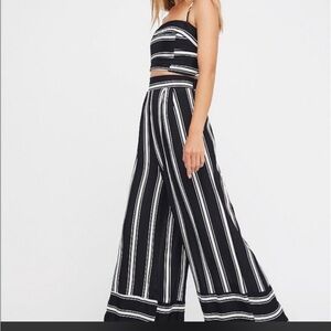 Free people black & off white striped wide leg boho
Pants size small